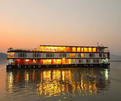 Assam: Brahmaputra Cruise