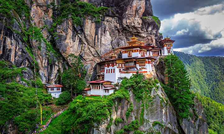 Bhutan: Travel Beyond the Ordinary