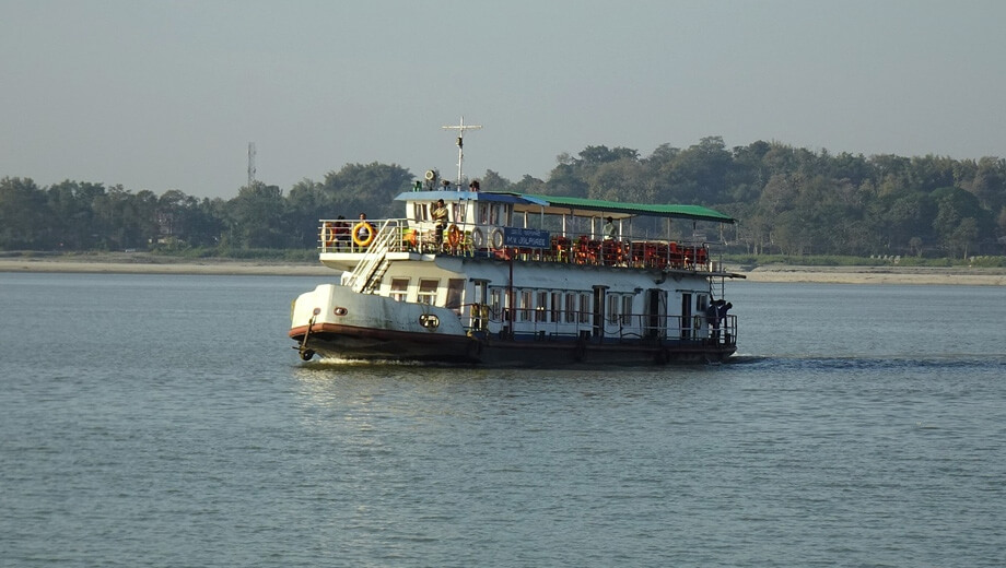 ASSAM: BRAHMAPUTRA RIVER CRUISE